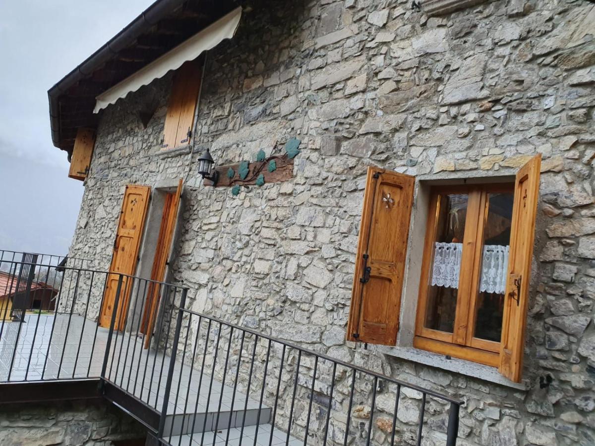 Rustico Lago Di Como B&B Barna Bagian luar foto